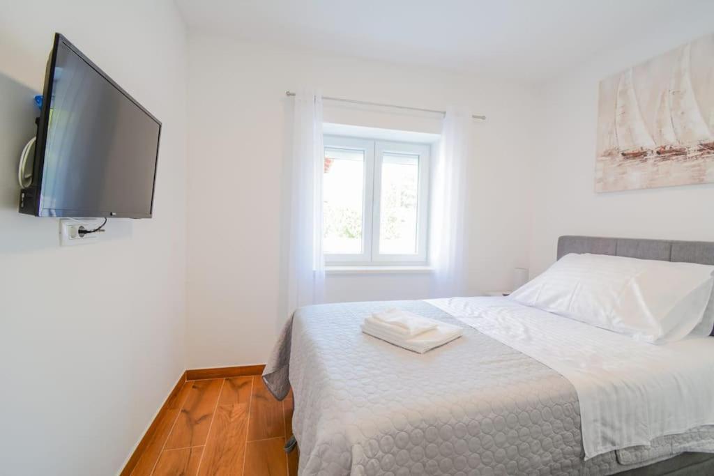 Villa With Amazing View And A Private Pool, Susnjar 1 Kruševo Exterior foto